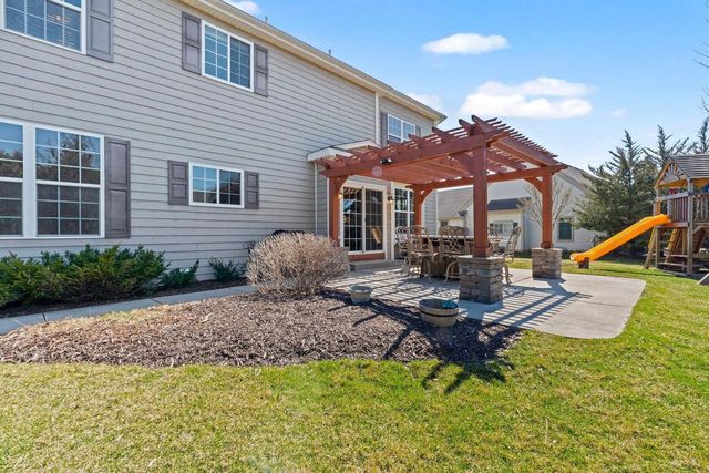 1866 River Lakes ROAD, Oconomowoc, WI 53066