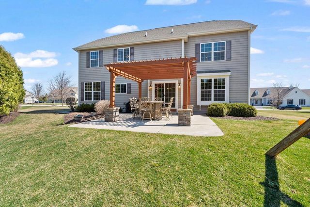 1866 River Lakes ROAD, Oconomowoc, WI 53066