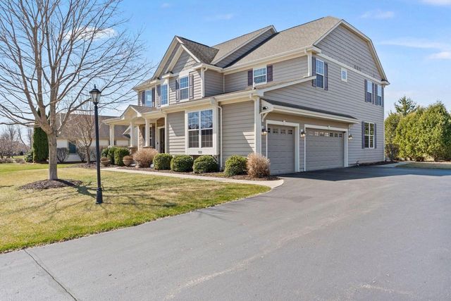 1866 River Lakes ROAD, Oconomowoc, WI 53066