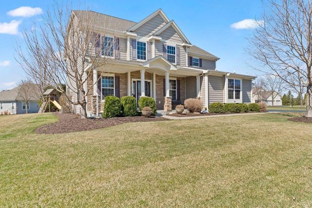 1866 River Lakes ROAD, Oconomowoc, WI 53066