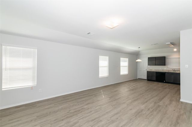 8639 Middleton Oaks Circle, Houston, TX 77028