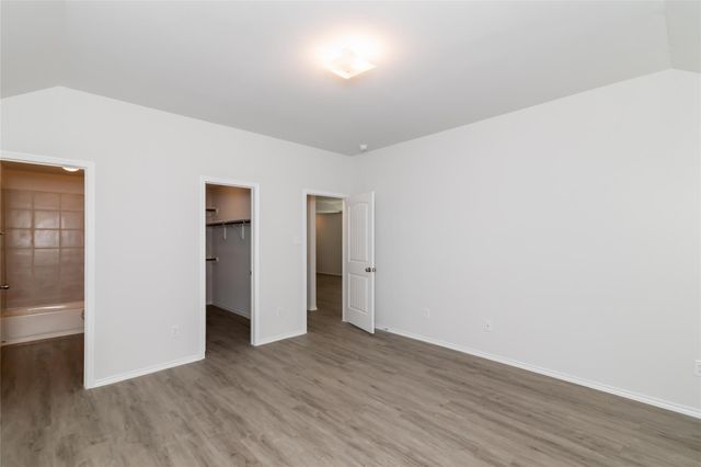 8639 Middleton Oaks Circle, Houston, TX 77028