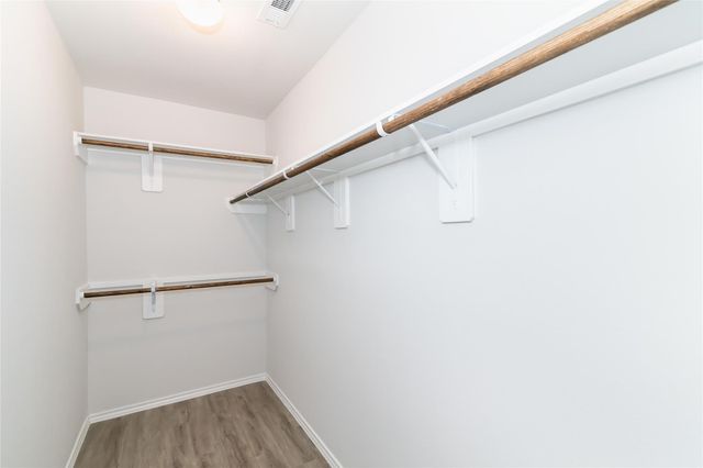 8639 Middleton Oaks Circle, Houston, TX 77028