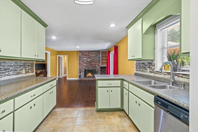 180 Wildwood Drive, Chatsworth, GA 30705