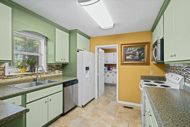 180 Wildwood Drive, Chatsworth, GA 30705