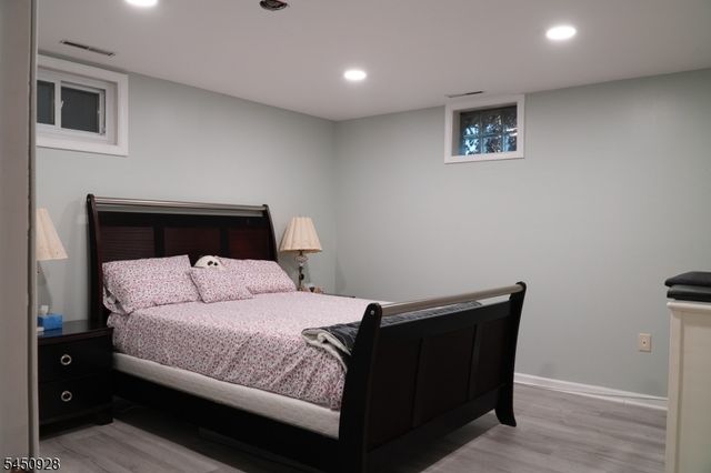 150 Farragut Ave, Middlesex Boro, NJ 08846