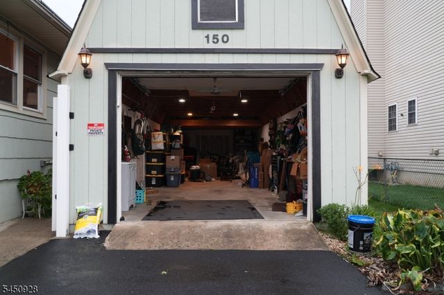 150 Farragut Ave, Middlesex Boro, NJ 08846