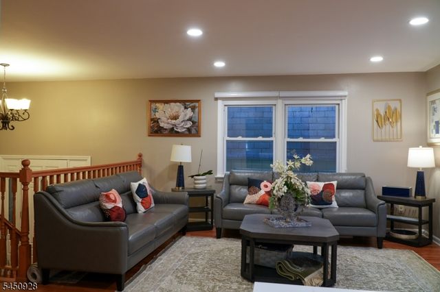 150 Farragut Ave, Middlesex Boro, NJ 08846