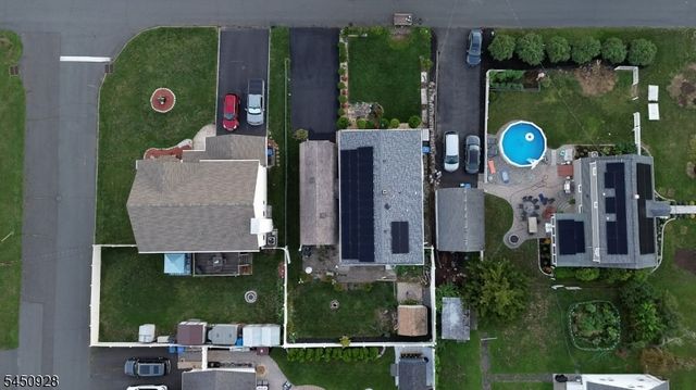 150 Farragut Ave, Middlesex Boro, NJ 08846