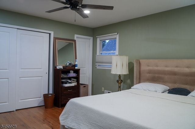 150 Farragut Ave, Middlesex Boro, NJ 08846
