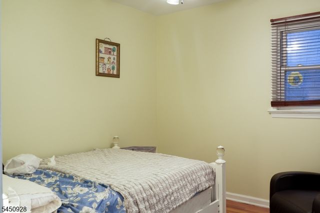 150 Farragut Ave, Middlesex Boro, NJ 08846