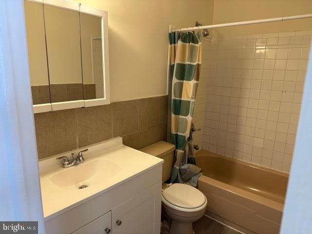 11 ROBERTSON RD, East Windsor, NJ 08520