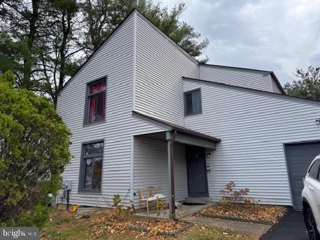 11 ROBERTSON RD, East Windsor, NJ 08520