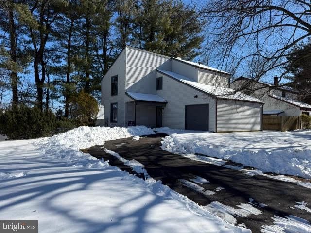 11 ROBERTSON RD, East Windsor, NJ 08520