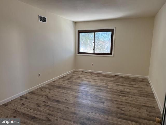 11 ROBERTSON RD, East Windsor, NJ 08520