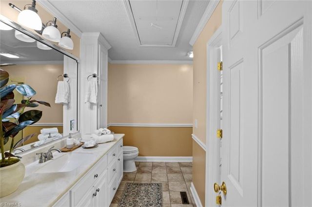 160 Royal View Drive 2, Pinnacle, NC 27043