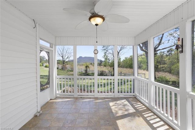 160 Royal View Drive 2, Pinnacle, NC 27043