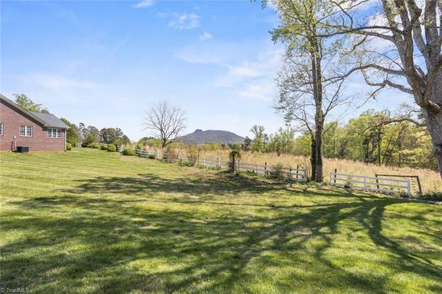160 Royal View Drive 2, Pinnacle, NC 27043