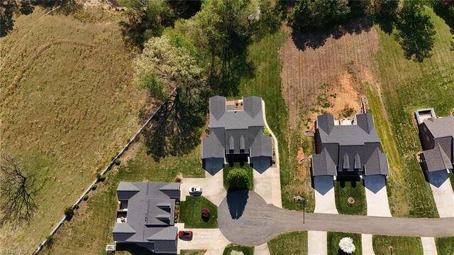 160 Royal View Drive 2, Pinnacle, NC 27043