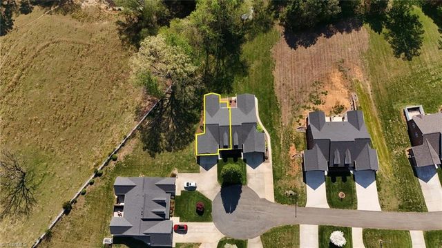 160 Royal View Drive 2, Pinnacle, NC 27043