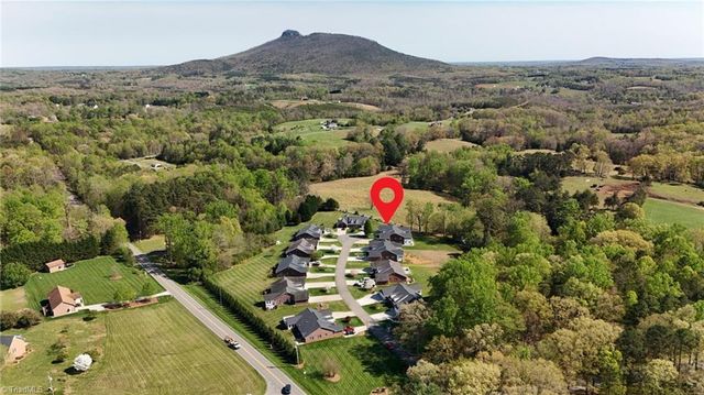 160 Royal View Drive 2, Pinnacle, NC 27043