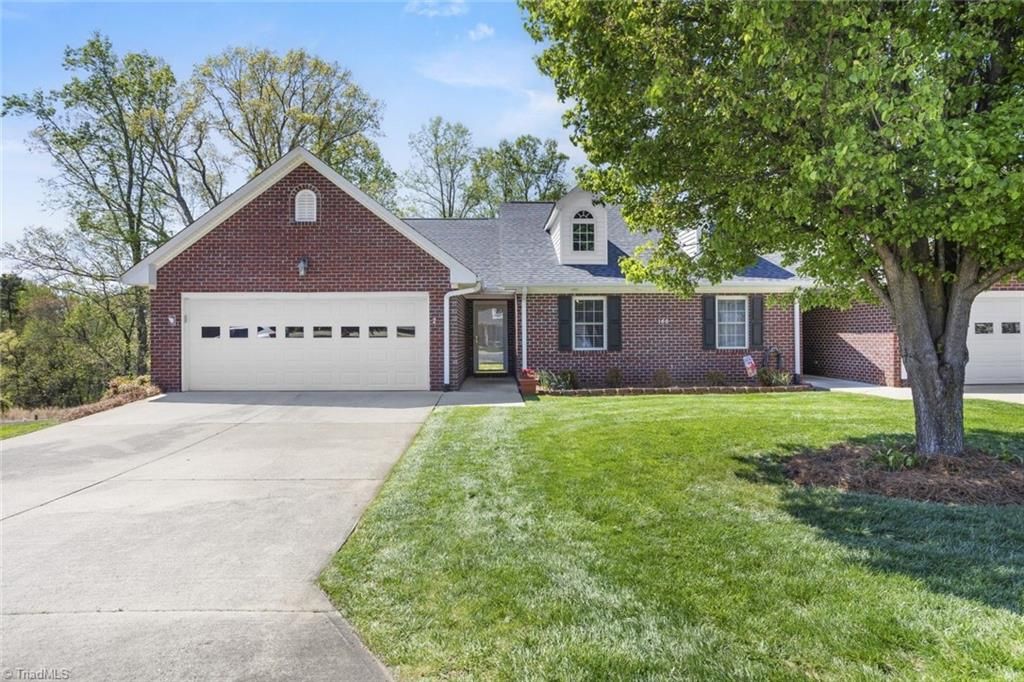 160 Royal View Drive 2, Pinnacle, NC 27043