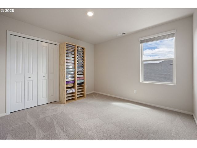 2743 V St, Springfield, OR 97477