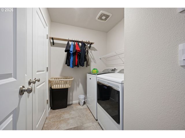 2743 V St, Springfield, OR 97477