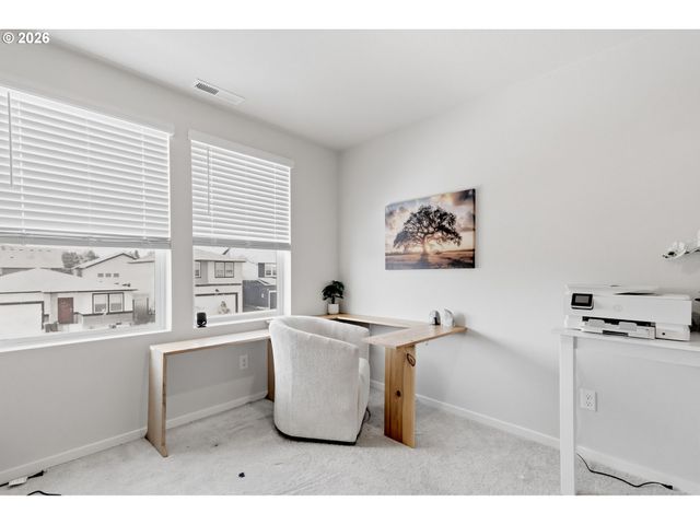 2743 V St, Springfield, OR 97477