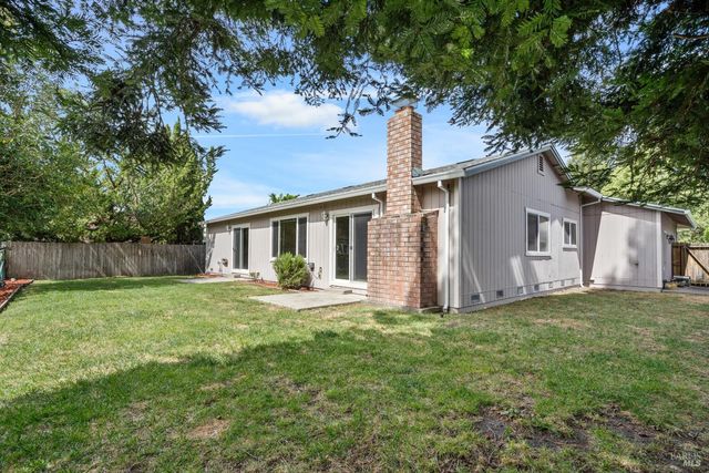 203 Fauna Ave, Rohnert Park, CA 94928