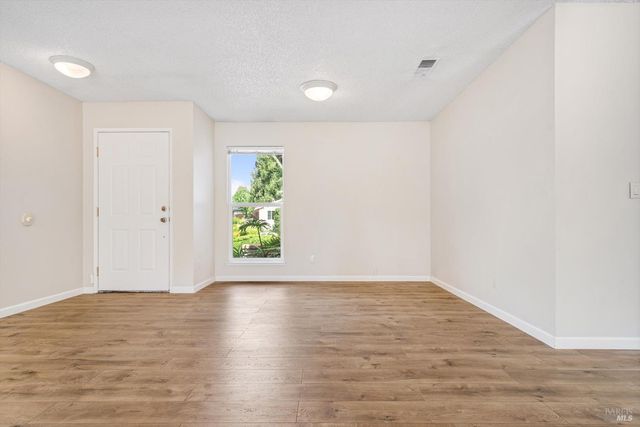 203 Fauna Ave, Rohnert Park, CA 94928