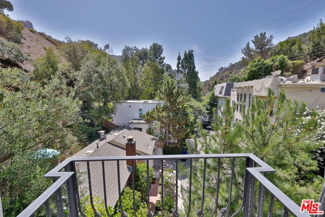 9969 Westwanda Drive, Beverly Hills, CA 90210