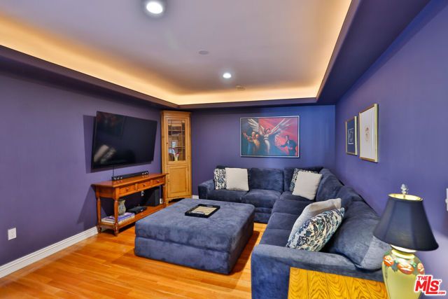 9969 Westwanda Drive, Beverly Hills, CA 90210