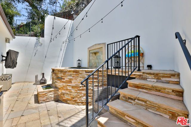 9969 Westwanda Drive, Beverly Hills, CA 90210