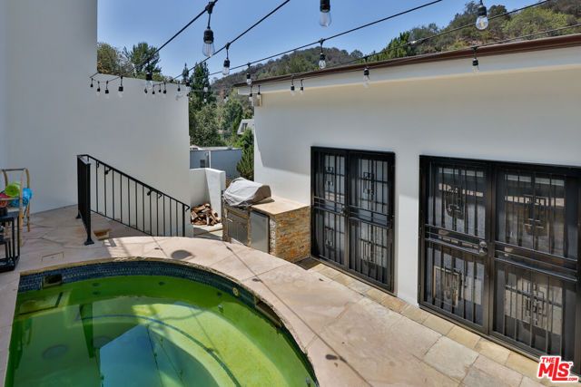 9969 Westwanda Drive, Beverly Hills, CA 90210