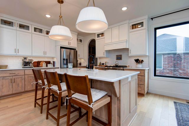 521 N Kilkenny Way, Nixa, MO 65714