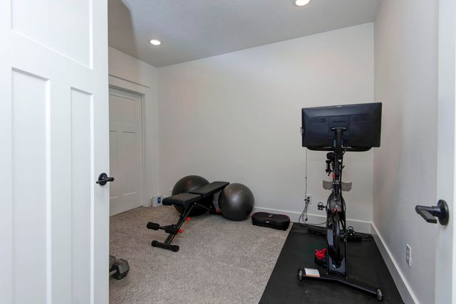 521 N Kilkenny Way, Nixa, MO 65714