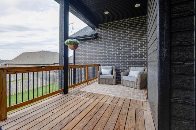 521 N Kilkenny Way, Nixa, MO 65714