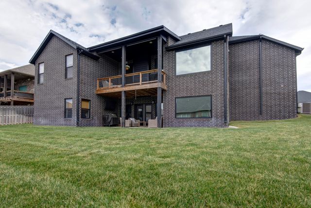 521 N Kilkenny Way, Nixa, MO 65714