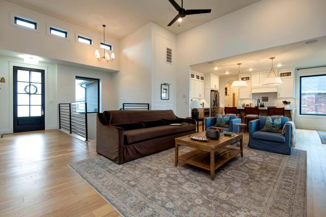 521 N Kilkenny Way, Nixa, MO 65714