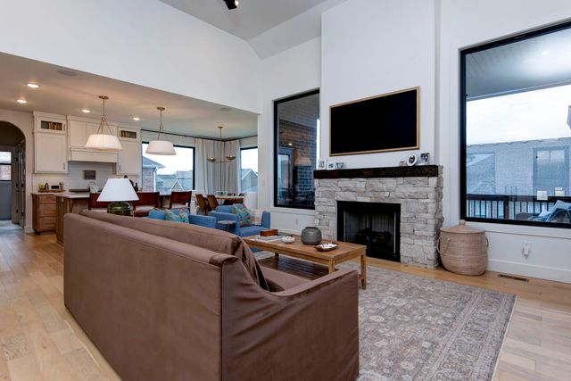 521 N Kilkenny Way, Nixa, MO 65714