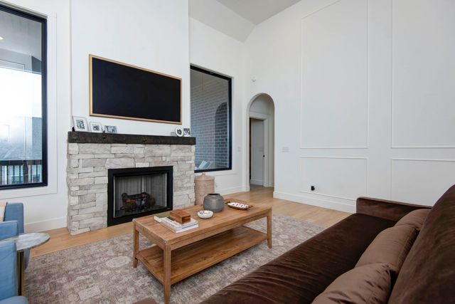 521 N Kilkenny Way, Nixa, MO 65714