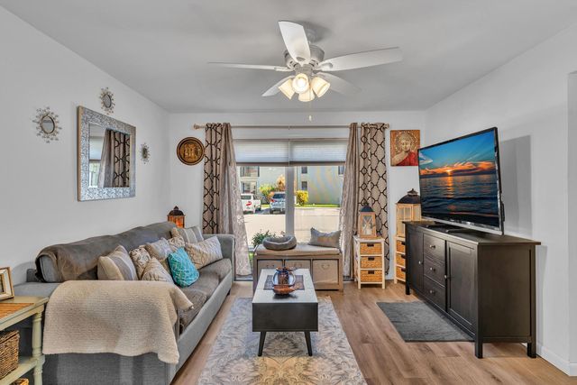 5314 NE 6 Avenue E20, Oakland Park, FL 33334