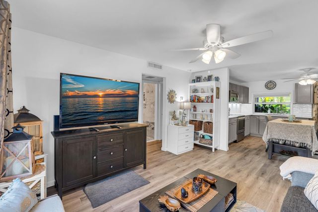 5314 NE 6 Avenue E20, Oakland Park, FL 33334