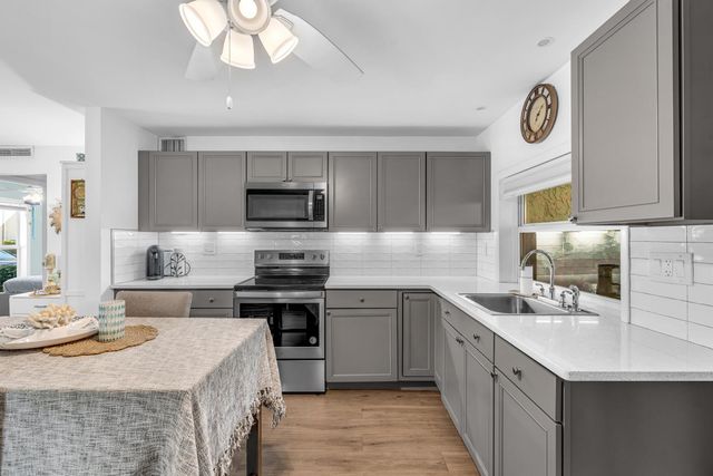 5314 NE 6 Avenue E20, Oakland Park, FL 33334