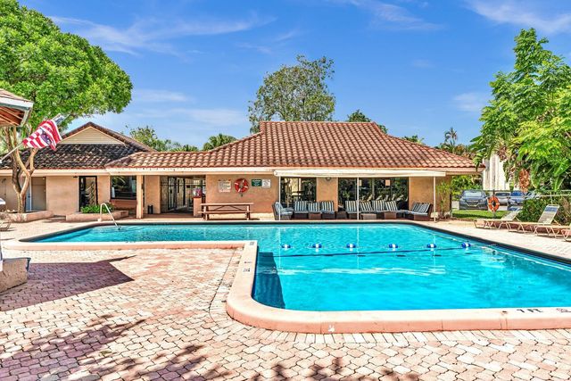 5314 NE 6 Avenue E20, Oakland Park, FL 33334