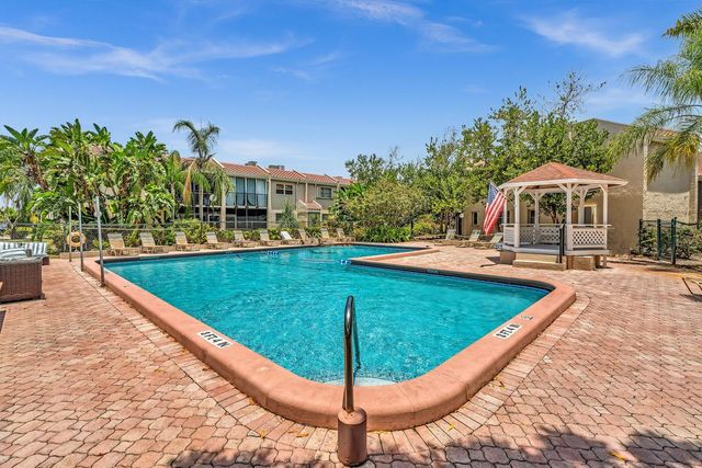5314 NE 6 Avenue E20, Oakland Park, FL 33334
