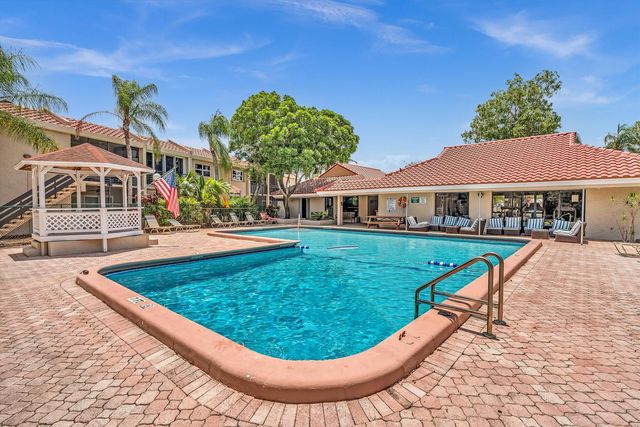 5314 NE 6 Avenue E20, Oakland Park, FL 33334