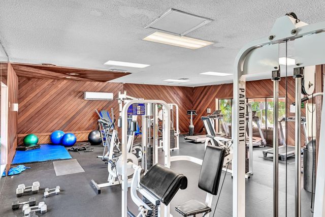 5314 NE 6 Avenue E20, Oakland Park, FL 33334