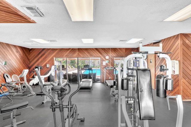5314 NE 6 Avenue E20, Oakland Park, FL 33334